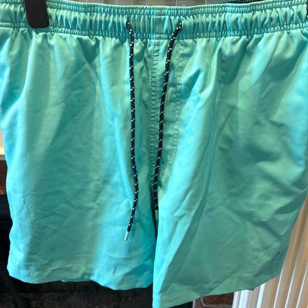 Southern Tide men’s swim trunks size Large
